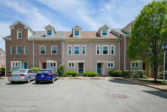 Building Photo - 1121 N Stuart St