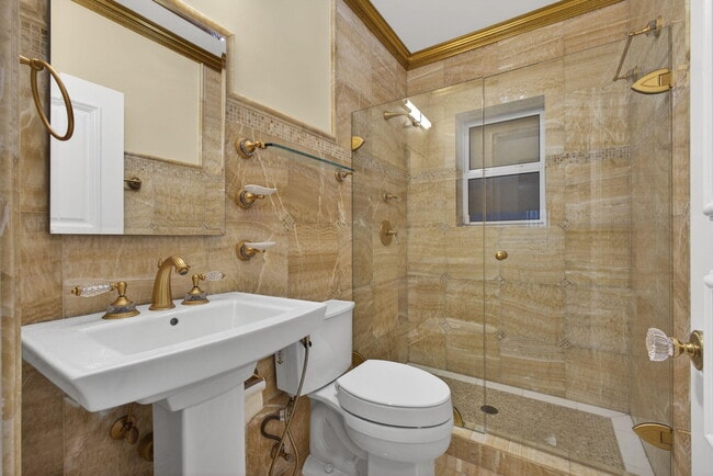 Building Photo - 616 Upland Rd