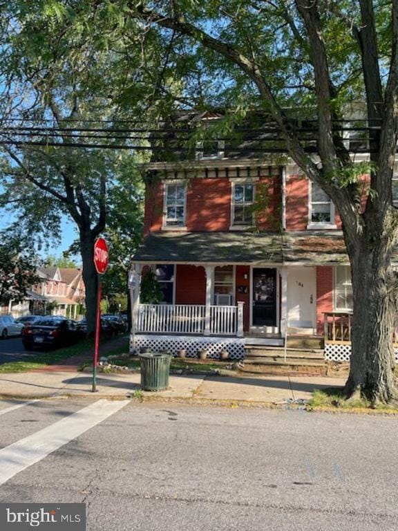 Building Photo - 146 E Nields St