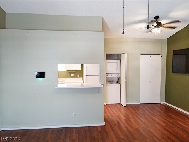 Building Photo - 5350 Rod Ct