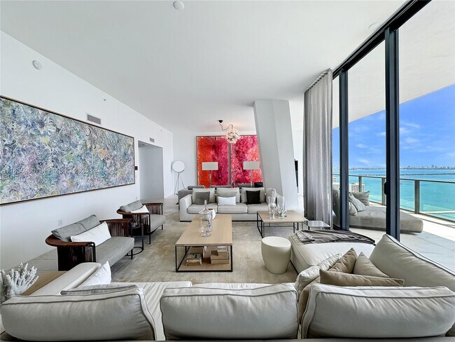 Building Photo - 1000 Biscayne Blvd