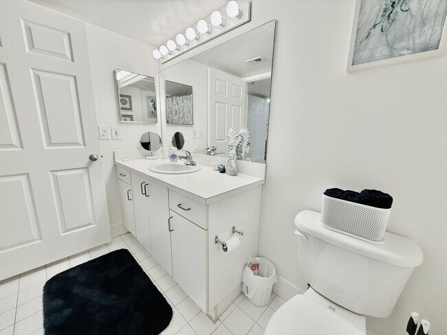 Building Photo - 1820 Florida Club Cir