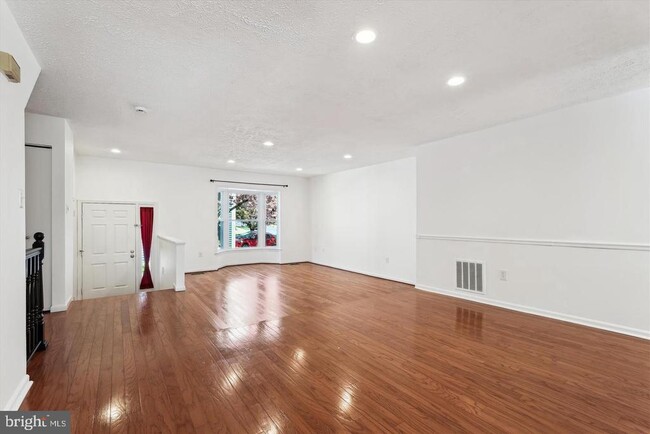 Building Photo - 20412 Sunbright Ln