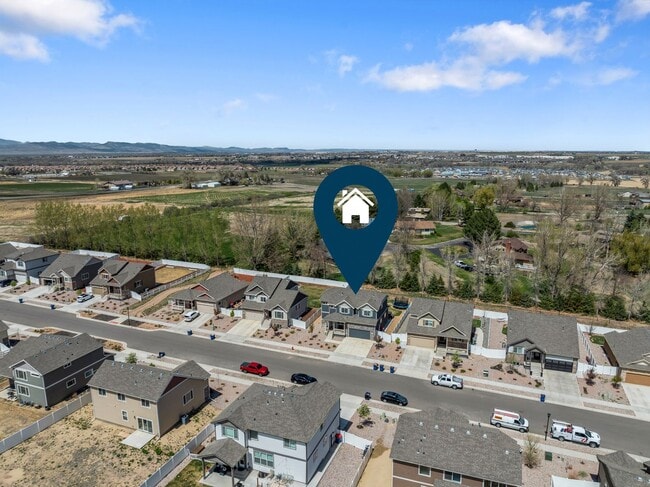 Building Photo - Spacious 4-Bedroom Home with Private Backy...