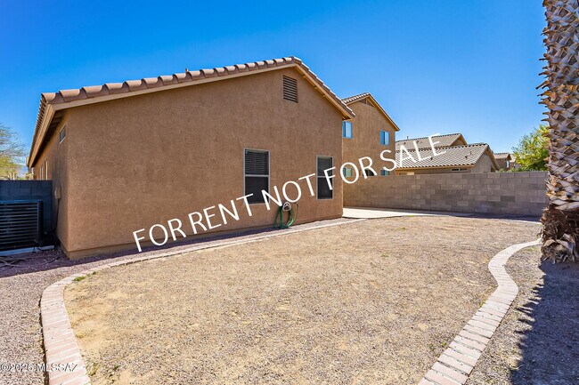 Building Photo - 8356 S Otis Dr
