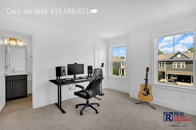 Building Photo - 613 Conifer Dr