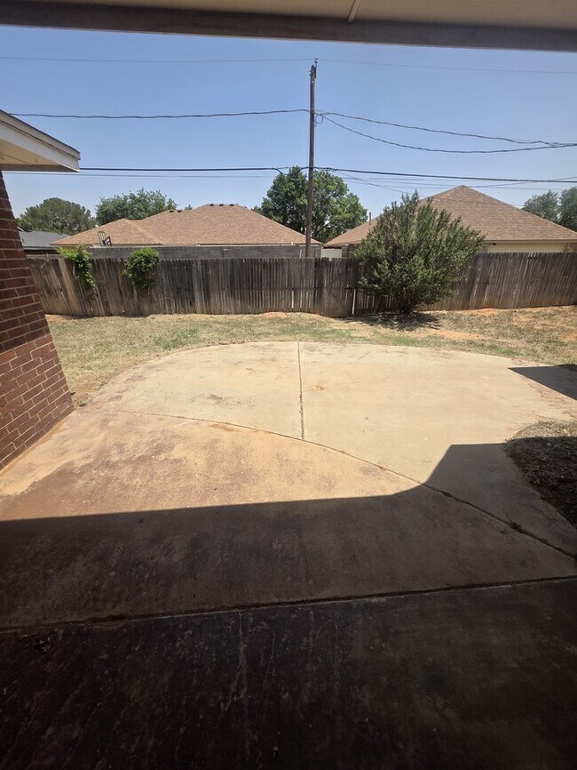 Building Photo - 4 bed 2 bath home in Northgate