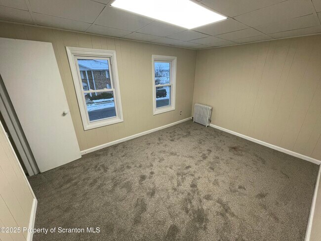 Building Photo - 302 Vine St