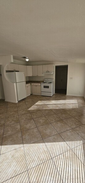 Building Photo - 1944 Adams St