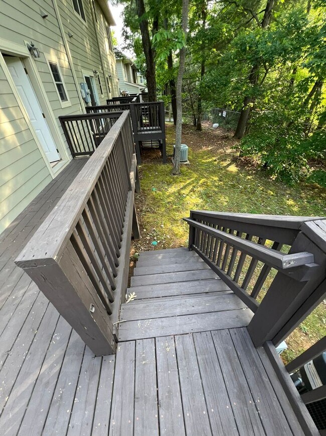 Building Photo - Arden 3 bed Townhome: Commuter's Wishlist