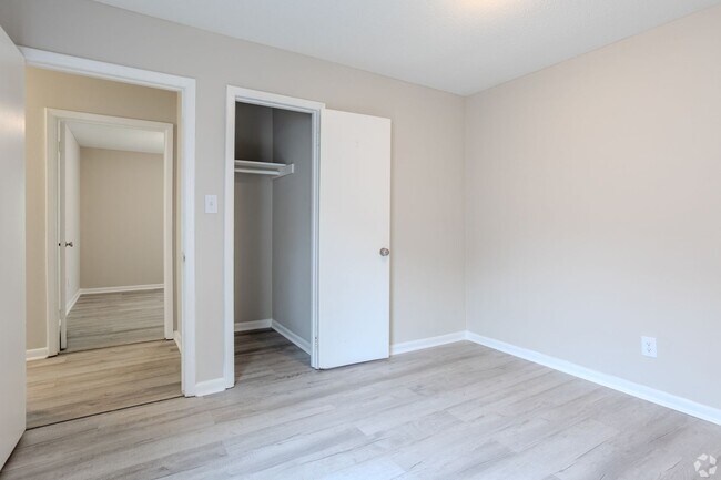 Building Photo - 25 Creekside Cir