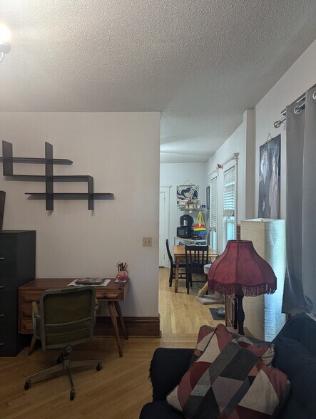 Building Photo - 303 Eddy Ct S