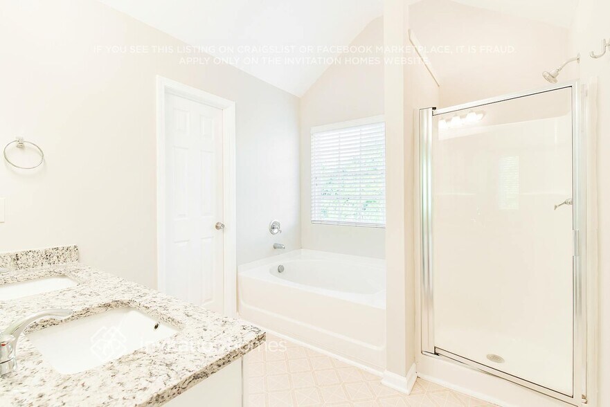 Building Photo - 2445 Reid Oaks Dr