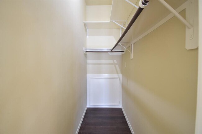 Building Photo - 1326 Laura Hills Ln