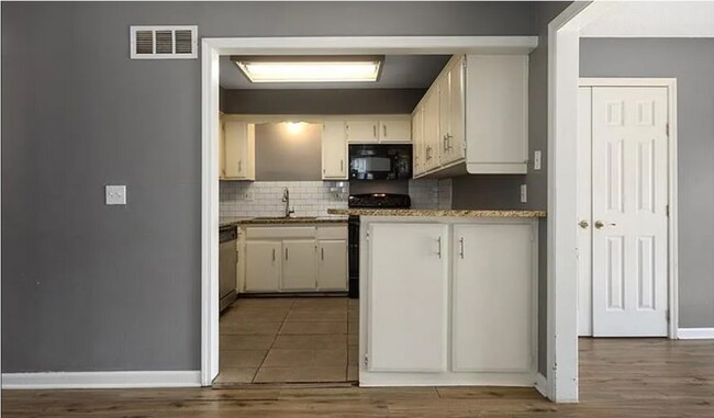 Building Photo - 14011 Dunbar Ct
