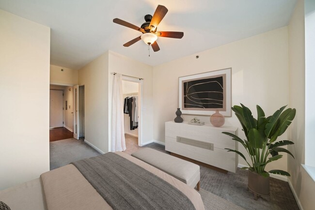 Building Photo - 400 W Ontario St