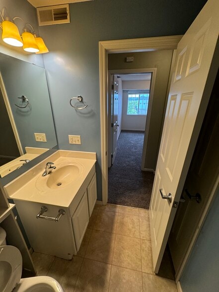 Building Photo - 2022 29th Pl NW