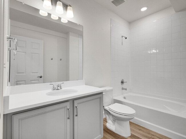 Building Photo - $3,295, 3 bed, 3 bath, located in Erie