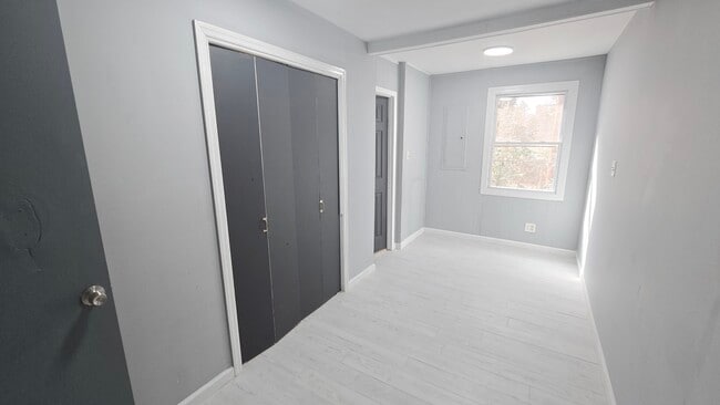 Building Photo - 1384 Aldrich St NE