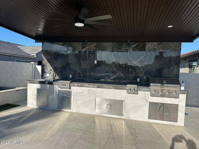 Building Photo - 1285 E Mead Dr