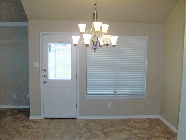 Building Photo - 3/2 Duplex off Bunny Trail Killeen - Text 201-231-7228 for more details