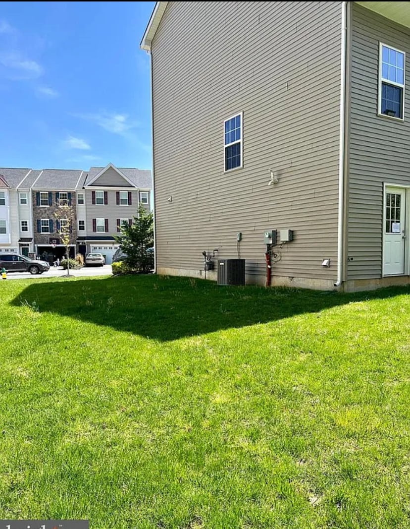 Building Photo - 689 Jacobsen Cir