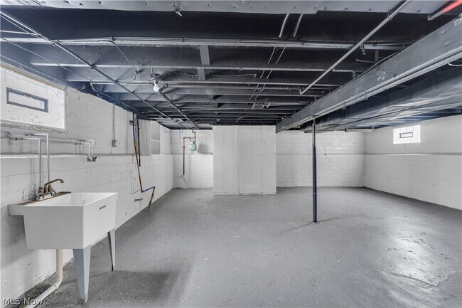 Building Photo - 4723 E 94th St