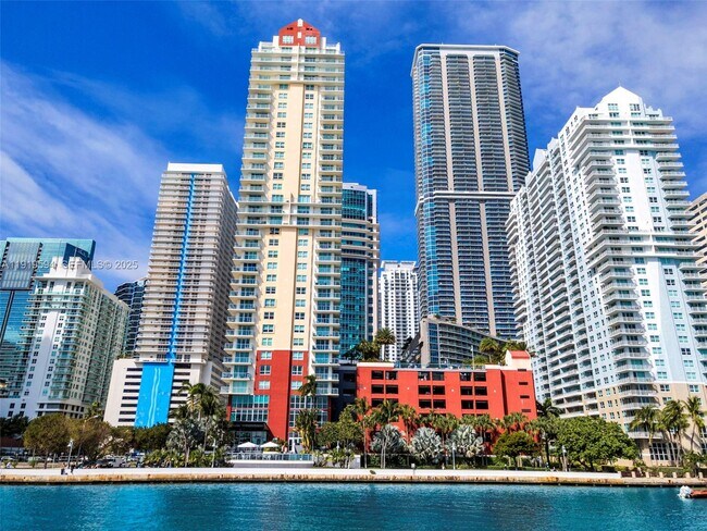 Building Photo - 1155 Brickell Bay Dr