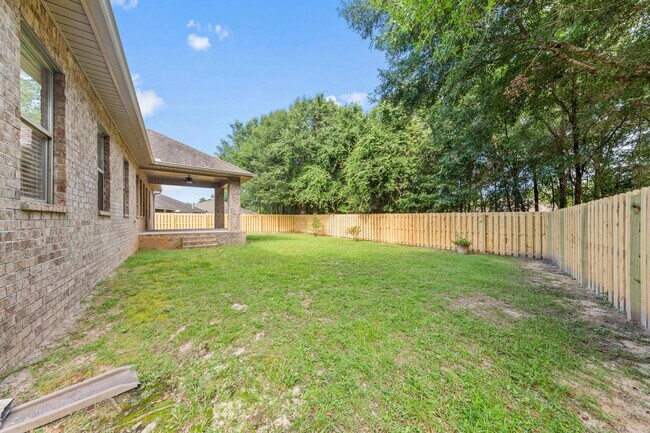Building Photo - 208 Foxchase Way