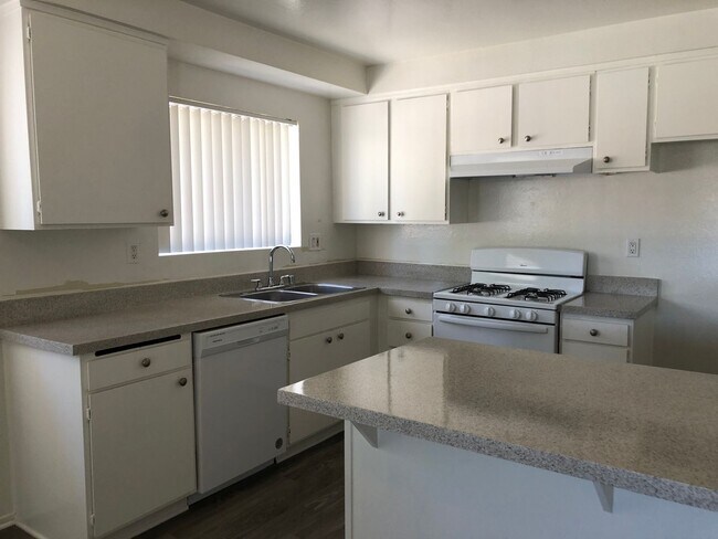 Building Photo - 2229 Franzen Ave