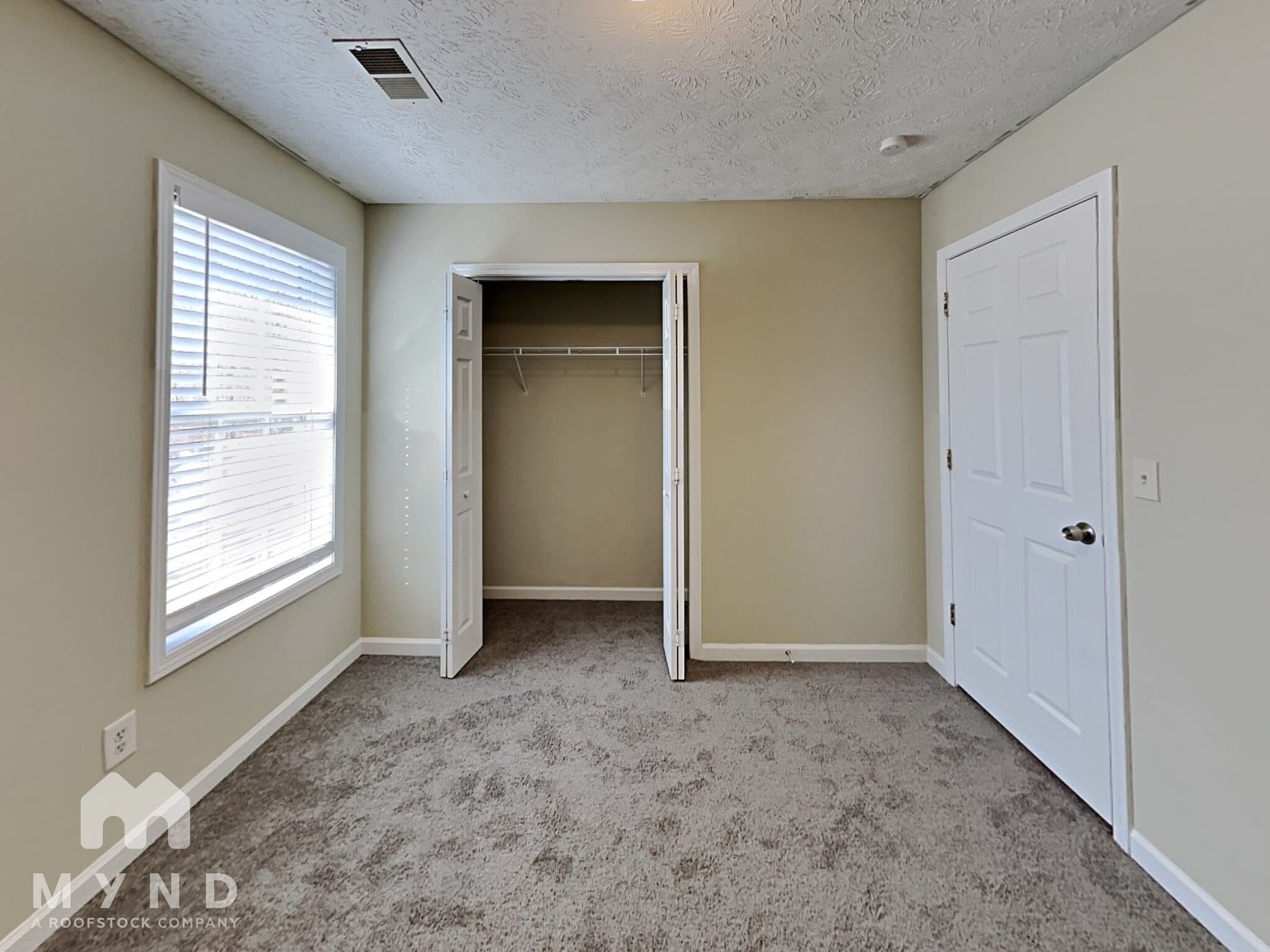 Building Photo - 185 Waters Edge Dr