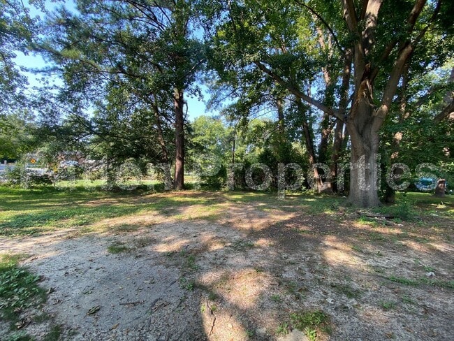 Building Photo - Lincoln Park Home