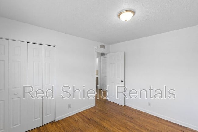 Building Photo - 944 Holmes Rd