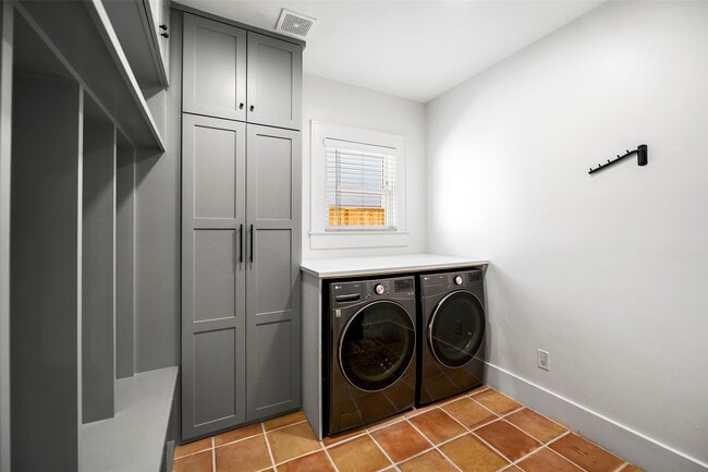 Building Photo - 1129 Euclid St