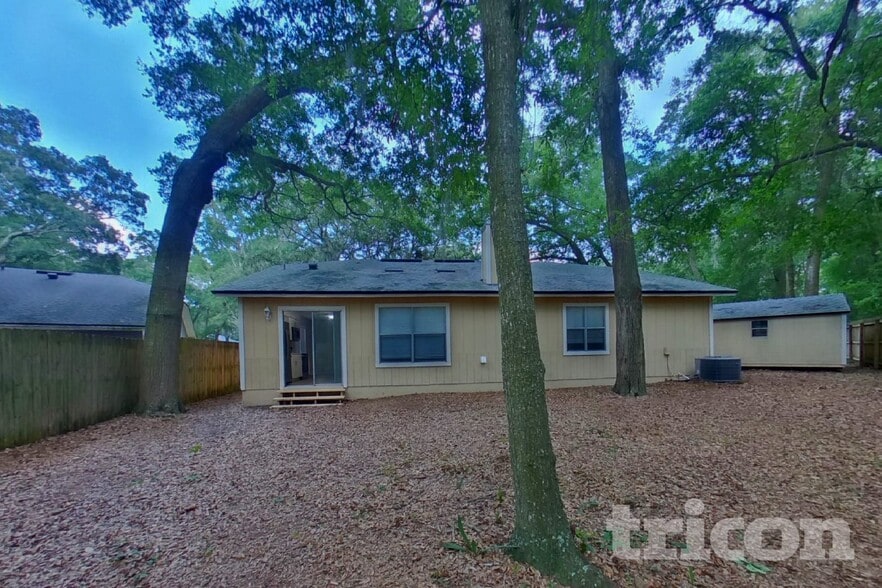 Building Photo - 3572 Raymur Villa Dr
