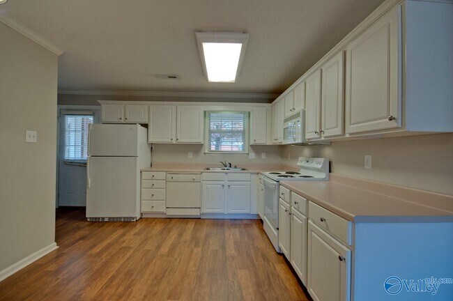 Building Photo - 113 Claytor Ln