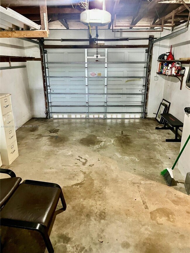 Building Photo - 4430 W Broward Blvd
