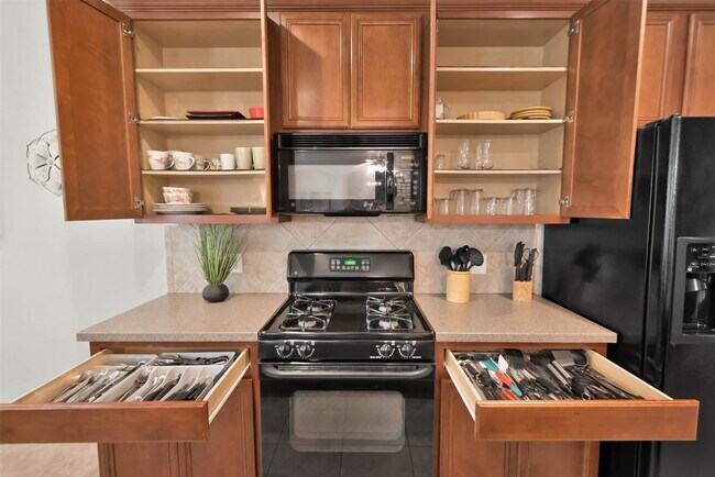 Building Photo - 15 Aquiline Oaks Pl