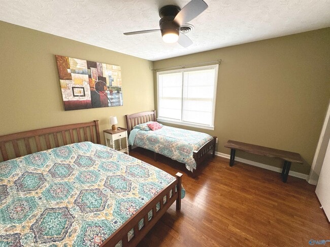 Building Photo - 1409 N Houston St