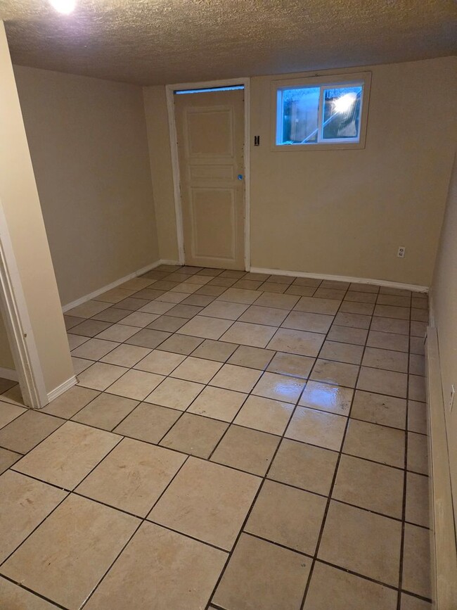 Building Photo - 4847 SE 87th Ave