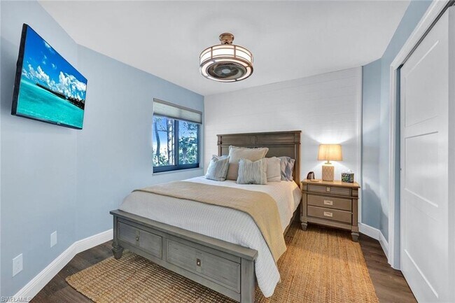 Building Photo - 27131 Oakwood Lake Dr