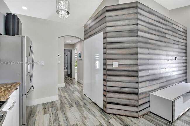 Building Photo - 13440 SW 17th Ct