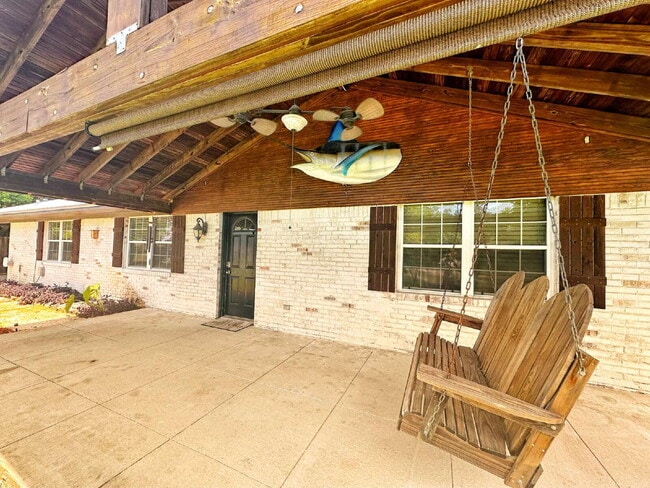 Primary Photo - 112 Woodlawn Dr