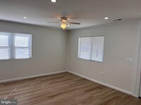 Building Photo - 1325 Fuselage Ave