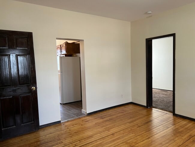 Building Photo - 743 N Eddy St