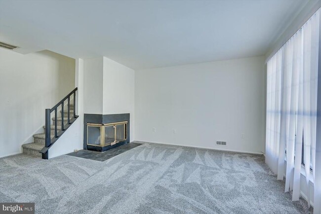 Building Photo - 60 O'Neill Ct