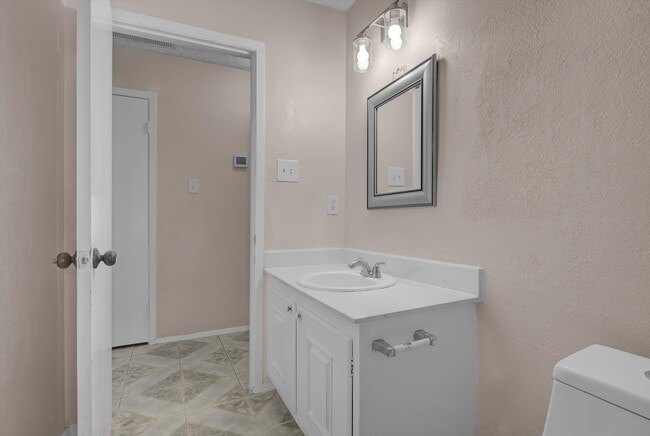 Building Photo - 5867 Village Forest Ct