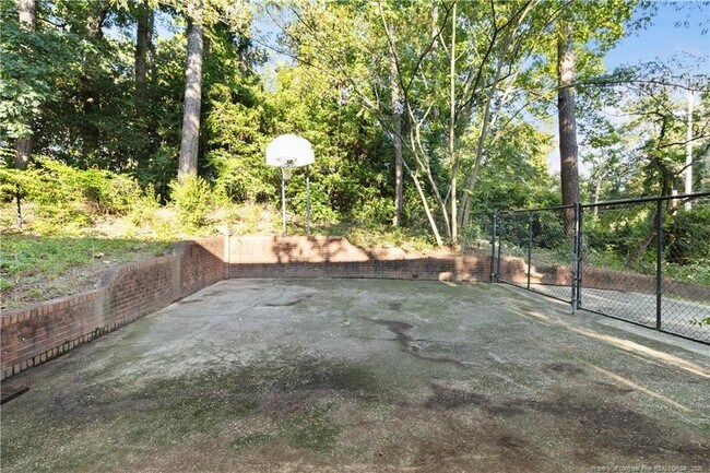 Building Photo - 120 Dundee Rd