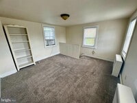 Building Photo - 125 S Bentz St