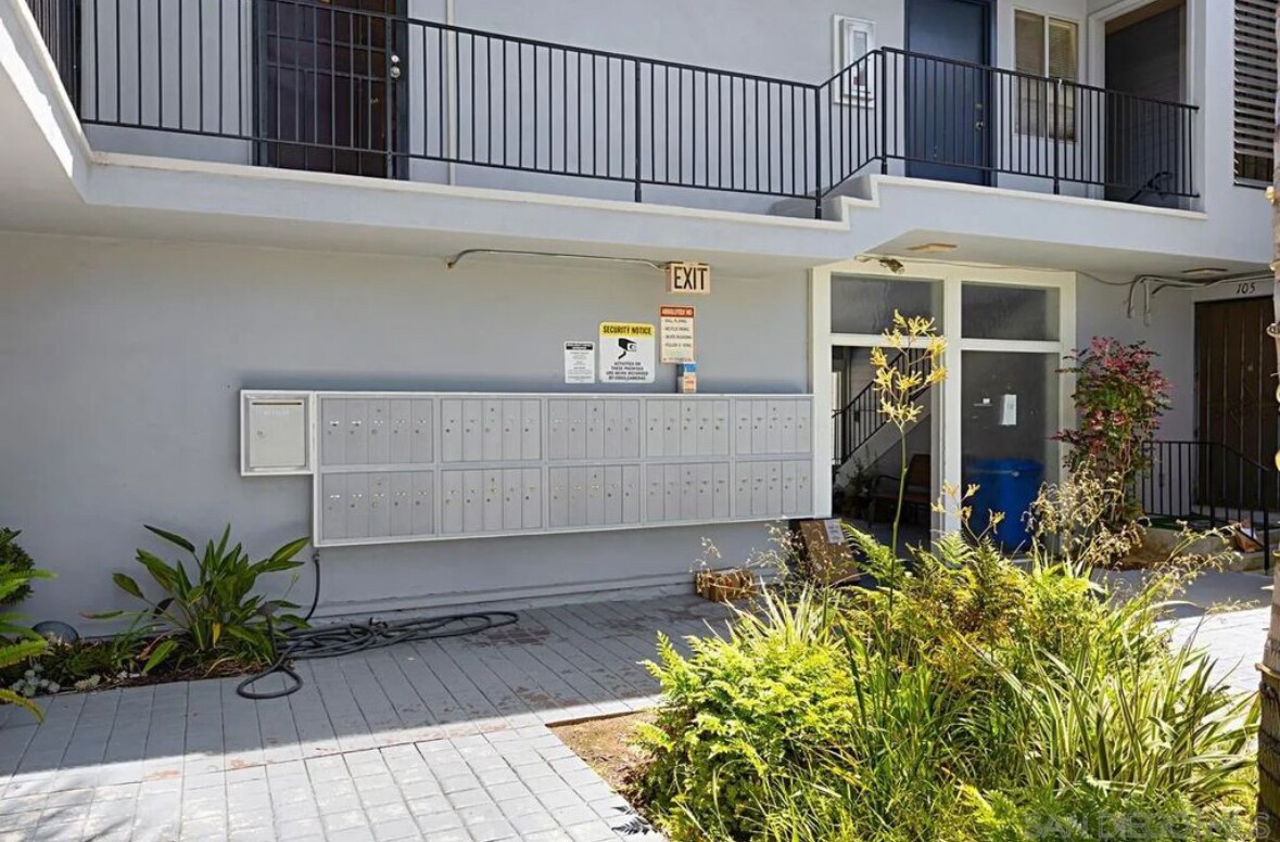 Building Photo - 4750 Noyes St